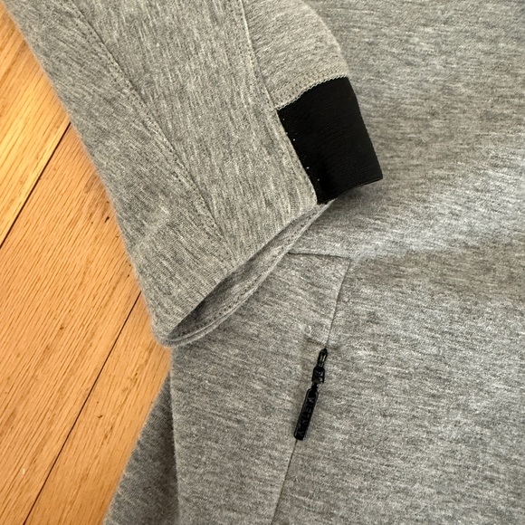 Athleta Gray and Black Hoodie sweatshirt jacket size S - Picture 7 of 7